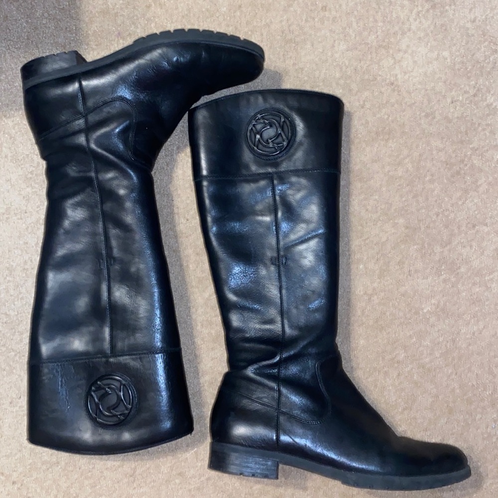 Leather black riding boots